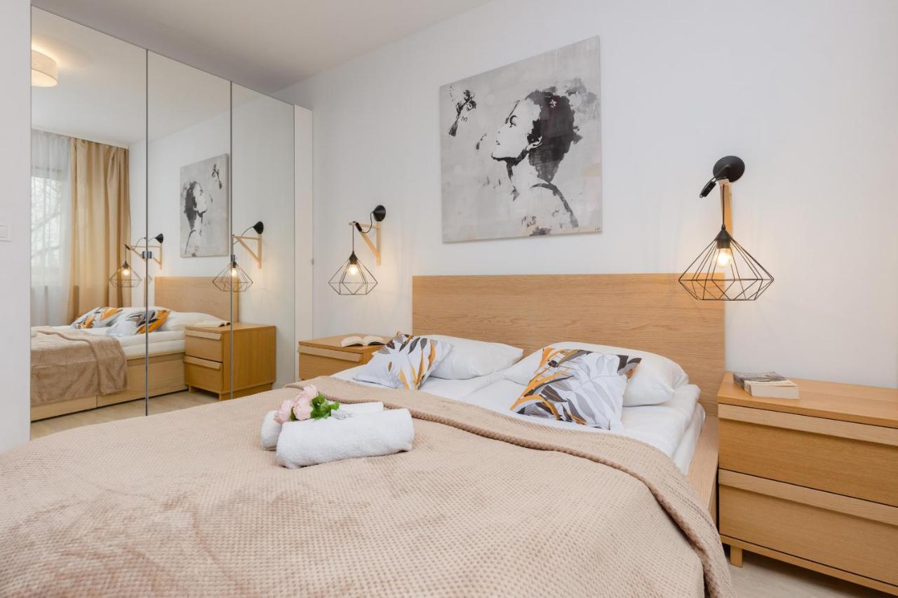 Warsaw Sokolowska One Bedroom Apartament By Noclegi Renters Exterior foto